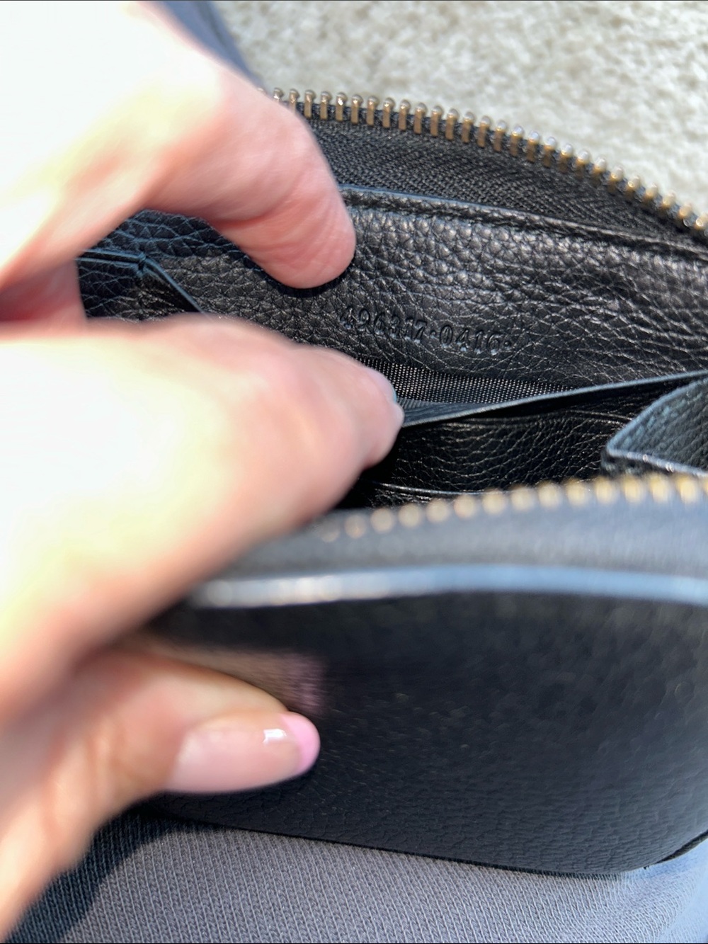 Gucci Black Leather Zip Wallet with Green-Red Stripe - Picture 13 of 16
